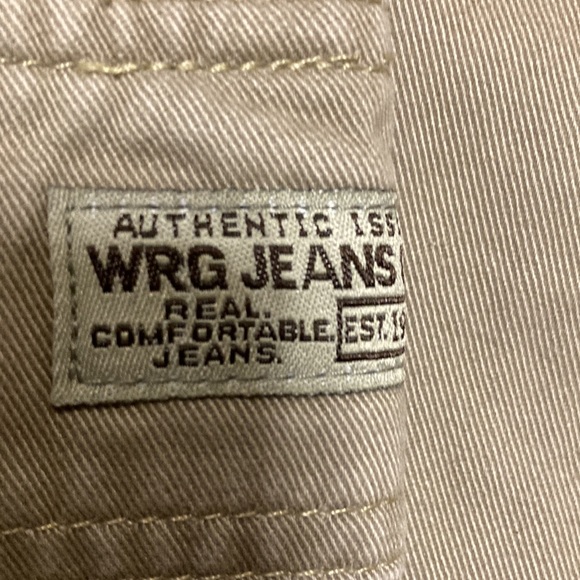 Cargo pants. - Picture 3 of 4